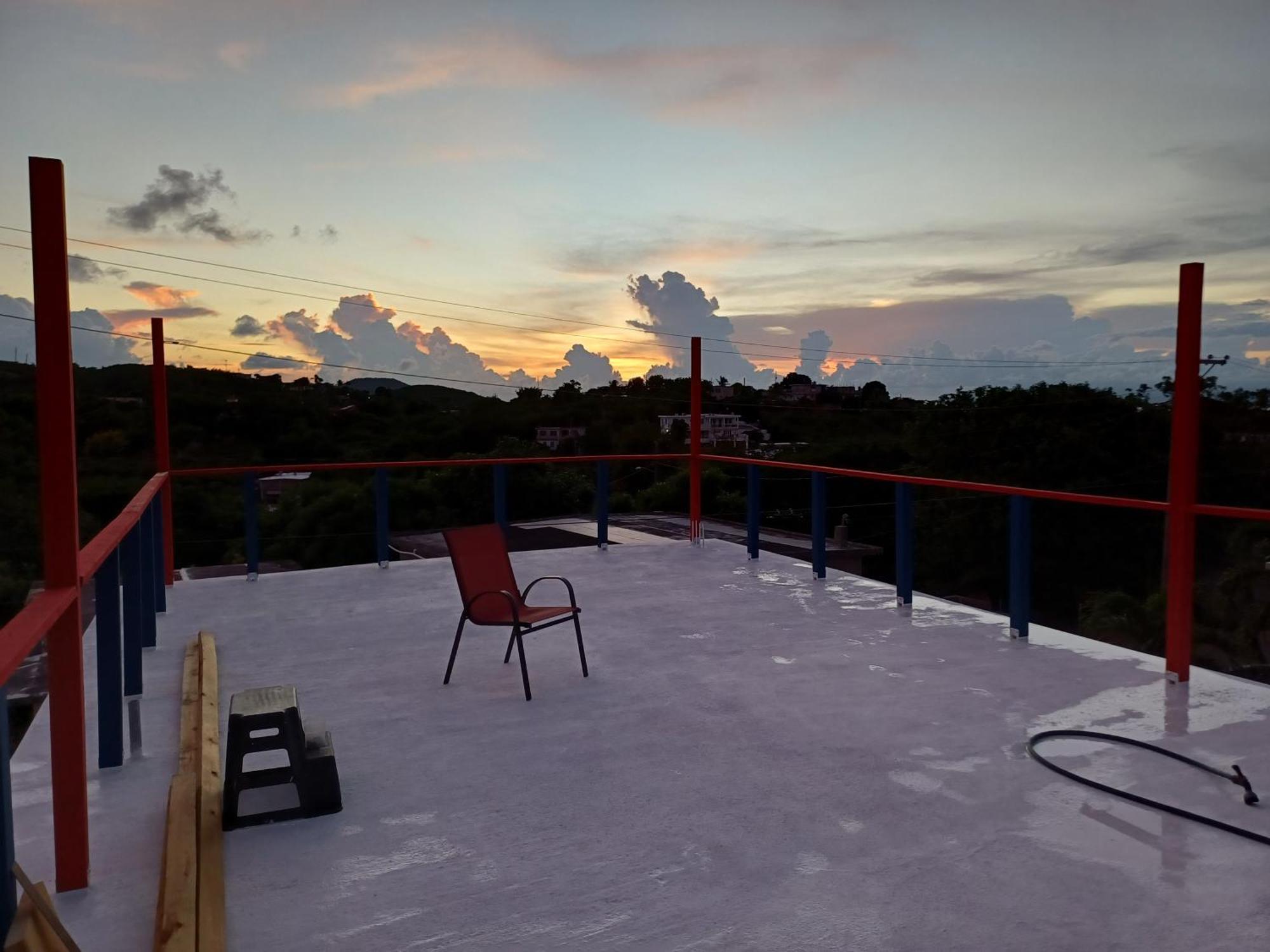 Rooster Run Glamping Camping Has Rooftop And Off The Ground Glamping Experience For 1 To 16 In A Single Tent And Views Of The Rain Forrest And To Culebra Across The Atlantic Ocean W Tents, Linens, Deluxe Air Beds, Warm Shower And More At A Great Pric 비에케스 외부 사진