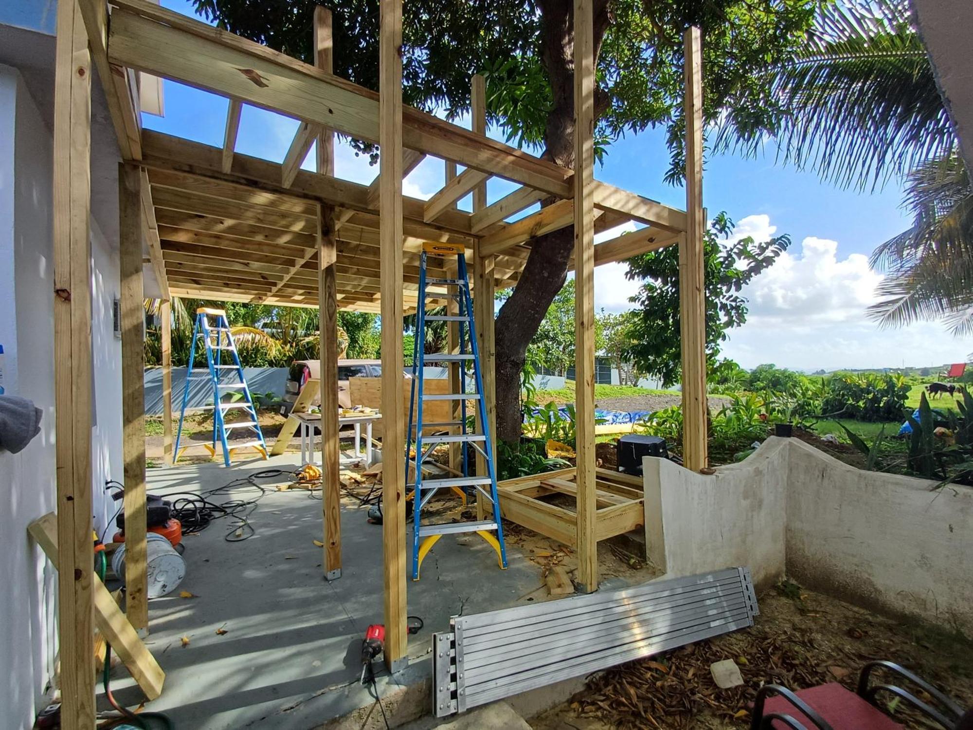 Rooster Run Glamping Camping Has Rooftop And Off The Ground Glamping Experience For 1 To 16 In A Single Tent And Views Of The Rain Forrest And To Culebra Across The Atlantic Ocean W Tents, Linens, Deluxe Air Beds, Warm Shower And More At A Great Pric 비에케스 외부 사진