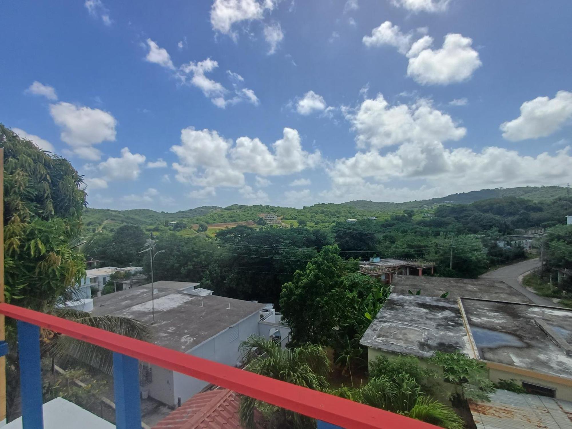 Rooster Run Glamping Camping Has Rooftop And Off The Ground Glamping Experience For 1 To 16 In A Single Tent And Views Of The Rain Forrest And To Culebra Across The Atlantic Ocean W Tents, Linens, Deluxe Air Beds, Warm Shower And More At A Great Pric 비에케스 외부 사진