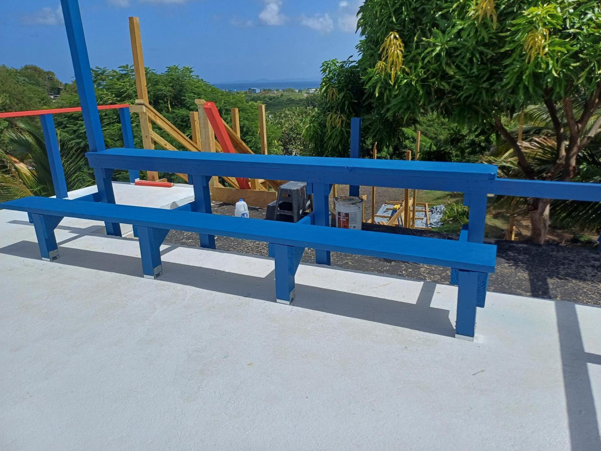 Rooster Run Glamping Camping Has Rooftop And Off The Ground Glamping Experience For 1 To 16 In A Single Tent And Views Of The Rain Forrest And To Culebra Across The Atlantic Ocean W Tents, Linens, Deluxe Air Beds, Warm Shower And More At A Great Pric 비에케스 외부 사진
